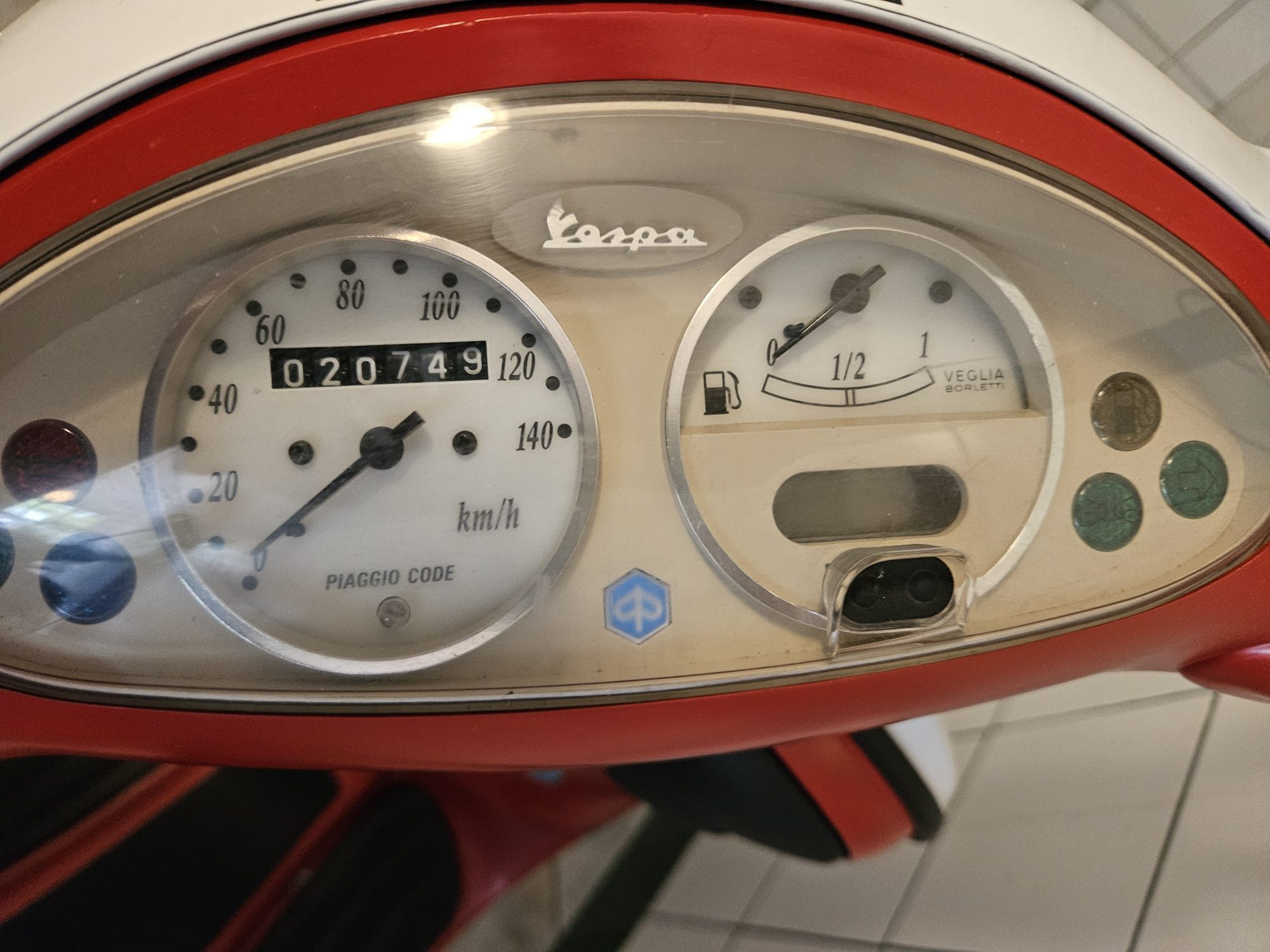 Wunderschöne Vespa ET4 125 zu verkaufen