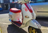 Wunderschöne Vespa ET4 125 zu verkaufen