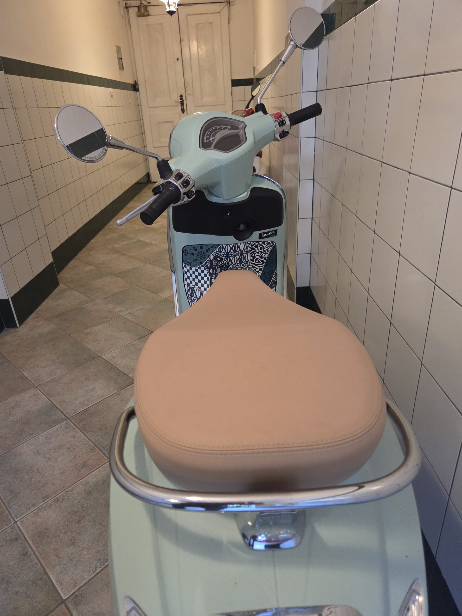 Vespa Primavera Batik 1 Jahr alt