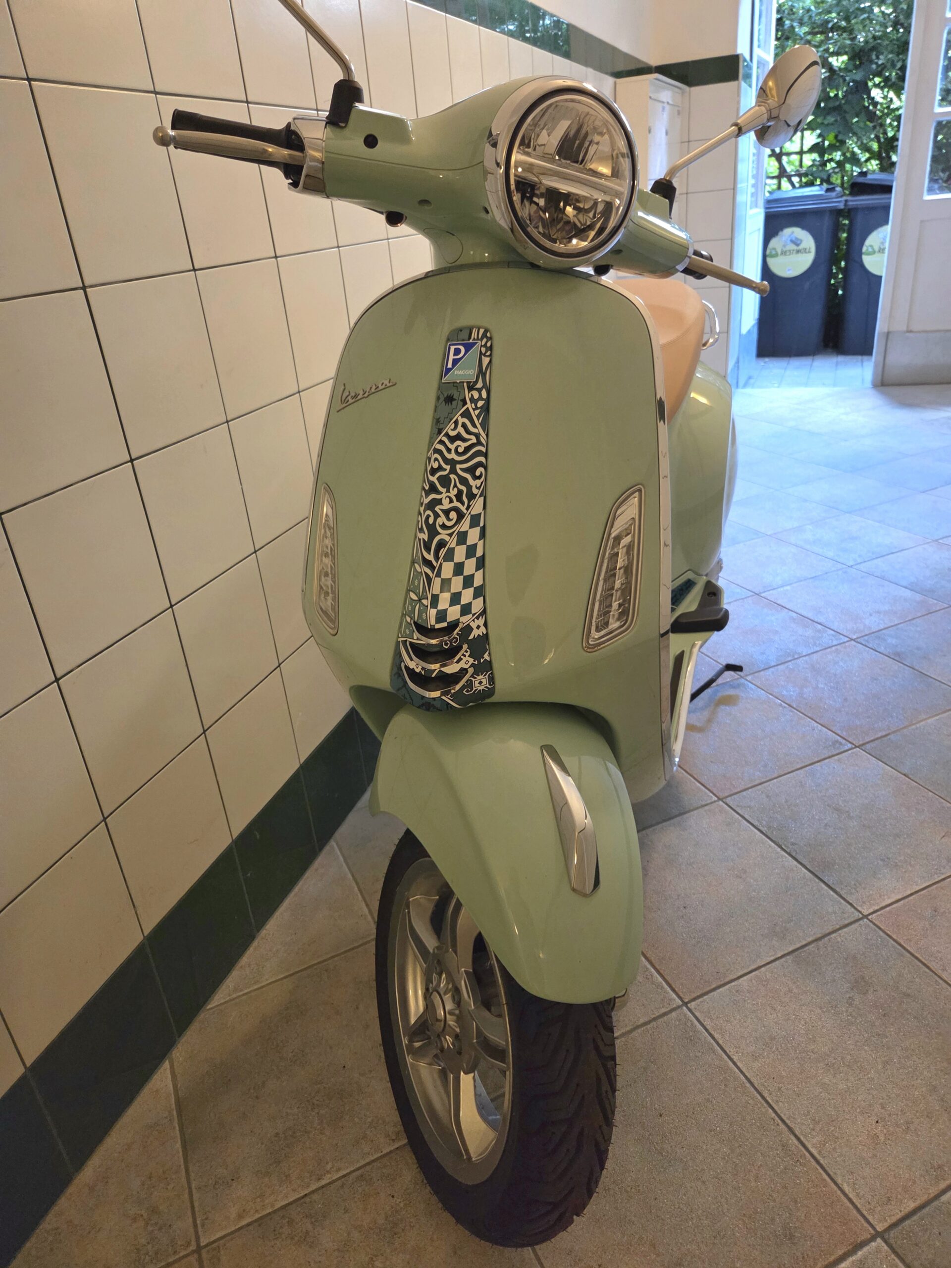 Vespa Primavera Batik 1 Jahr alt