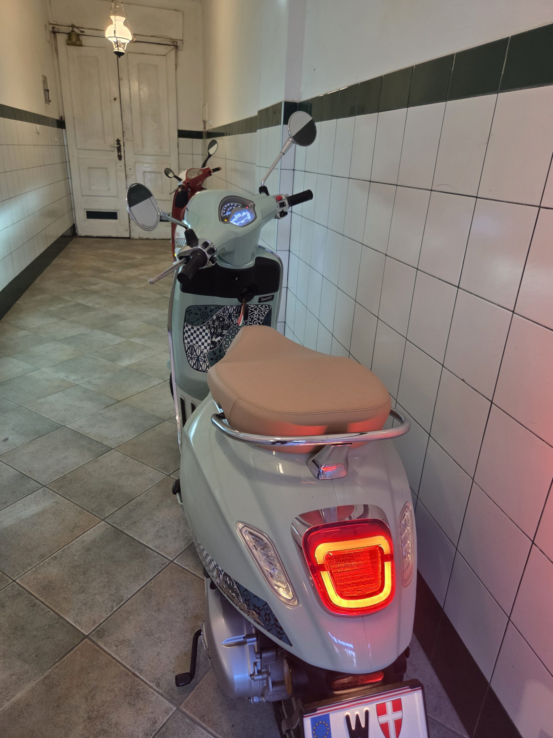 Vespa Primavera Batik 1 Jahr alt