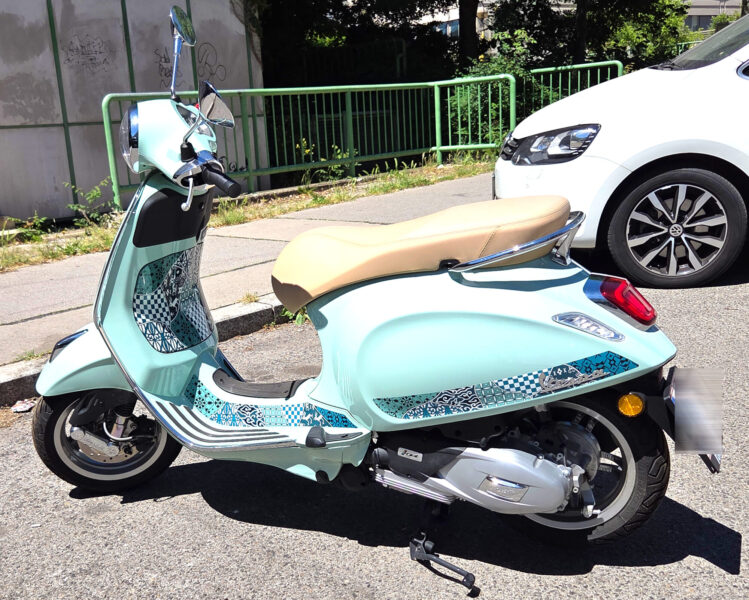 Vespa Primavera Batik Sondermodell 125 Baujahr 2025