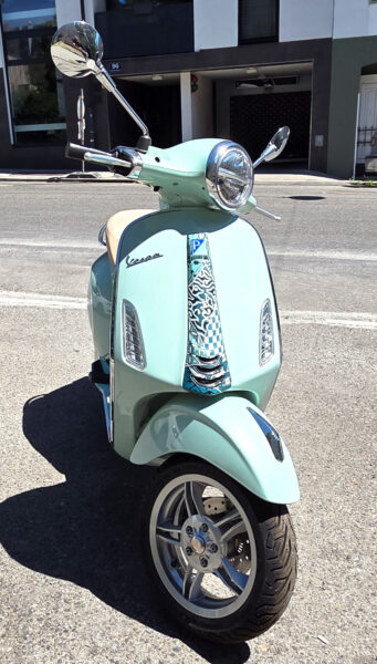 Vespa Primavera Batik Sondermodell 125 Baujahr 2025