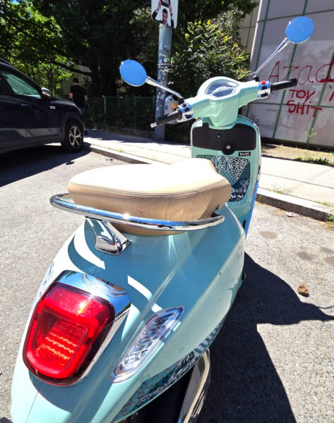 Vespa Primavera Batik Sondermodell 125 Baujahr 2025